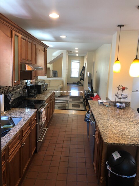 1522 Commonwealth Ave, Brighton