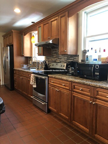 1522 Commonwealth Ave, Brighton