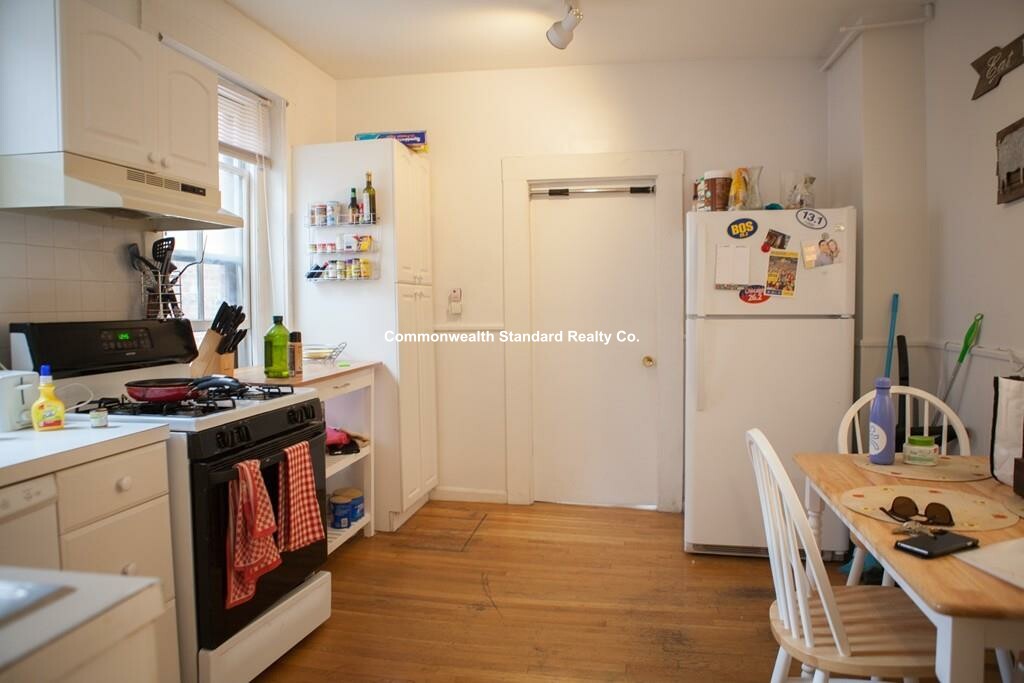 17 Irving St, Beacon Hill