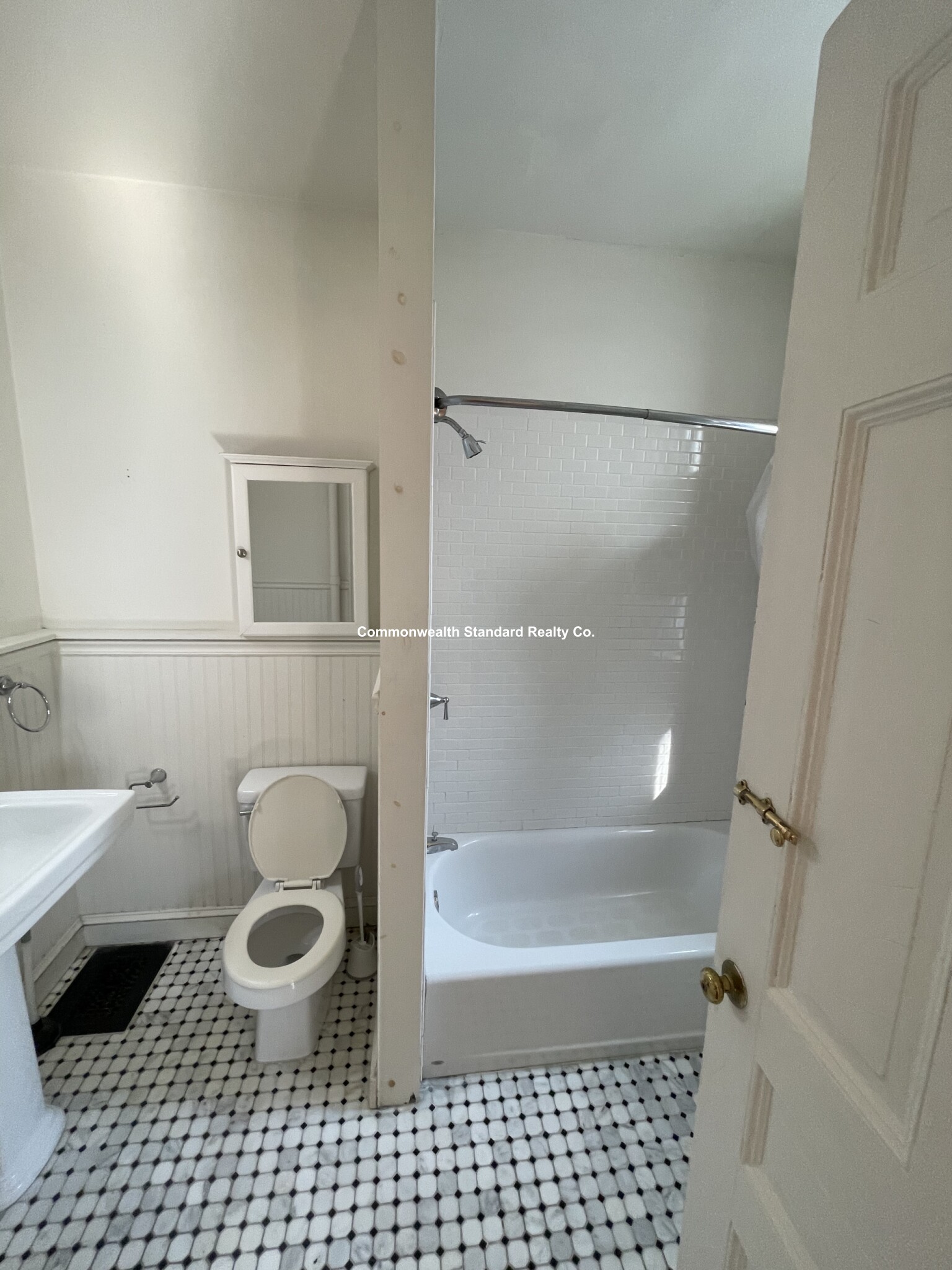 174 Bay State Rd, Fenway