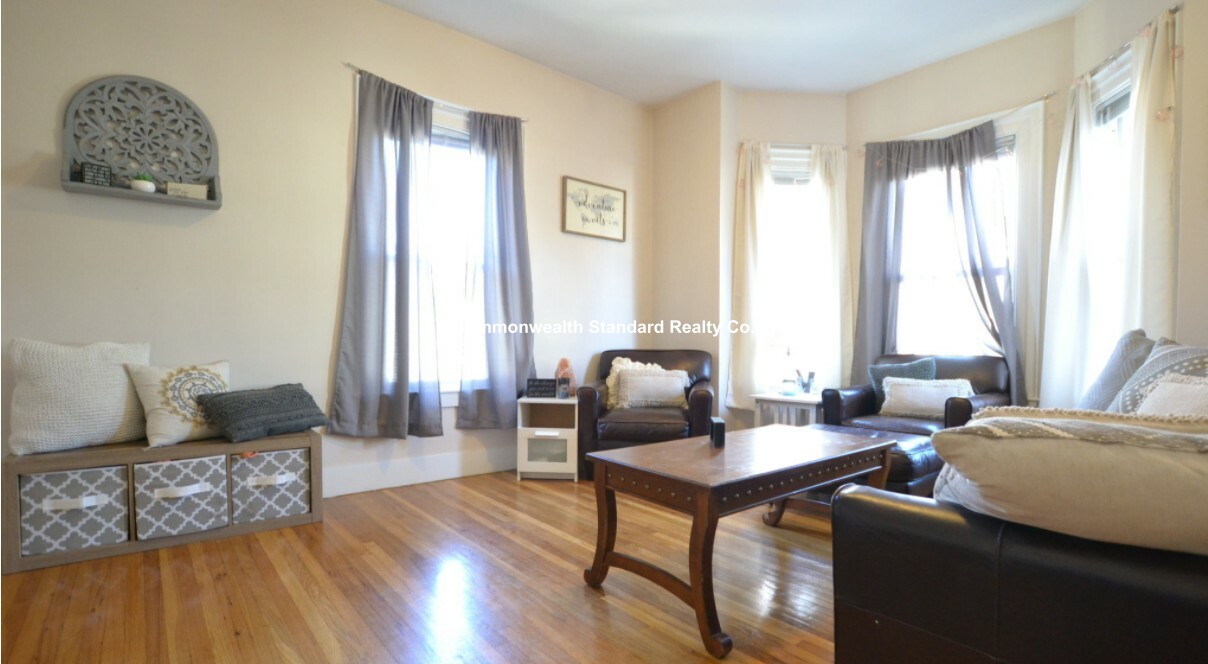 11 Wadsworth St, Allston