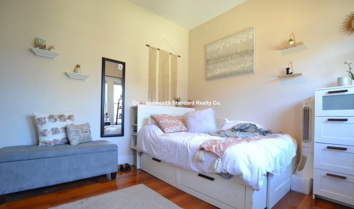 11 Wadsworth St, Allston