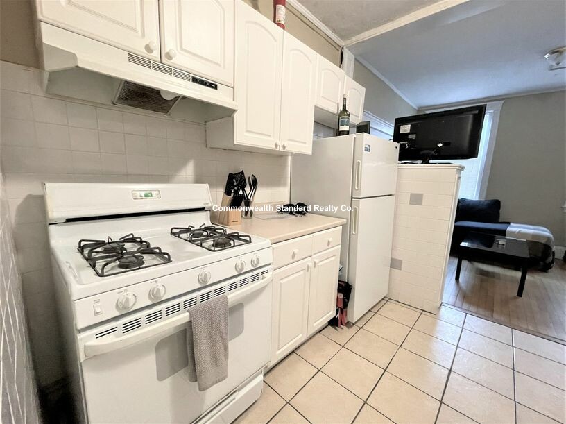 72 Egmont St, Coolidge Corner