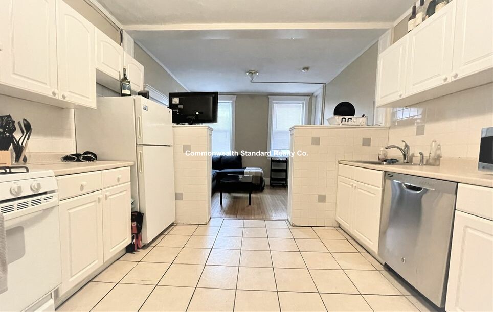 330 Saint Paul St, Coolidge Corner