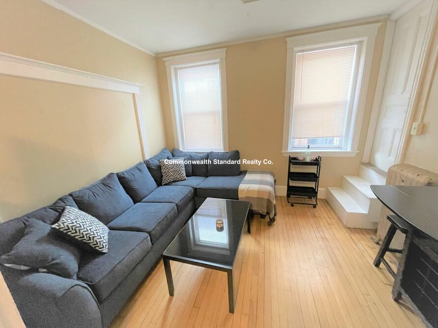 68 Egmont St, Coolidge Corner