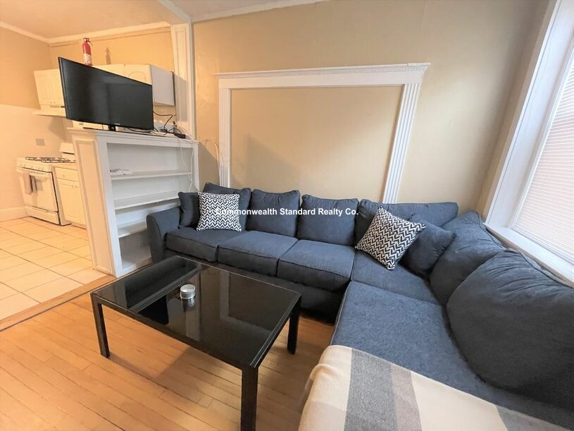 330 Saint Paul St, Coolidge Corner