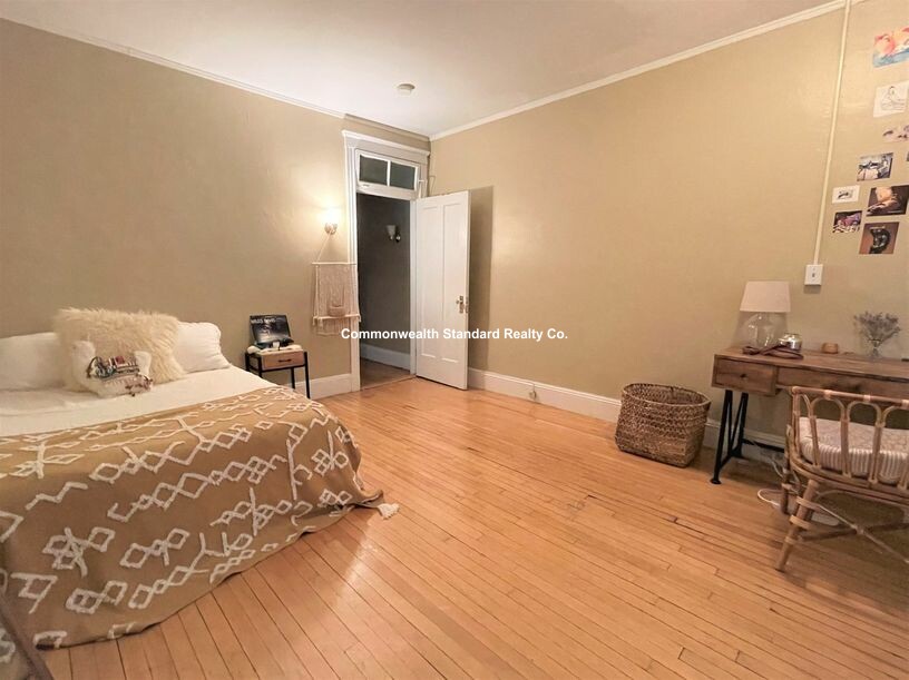 72 Egmont St, Coolidge Corner