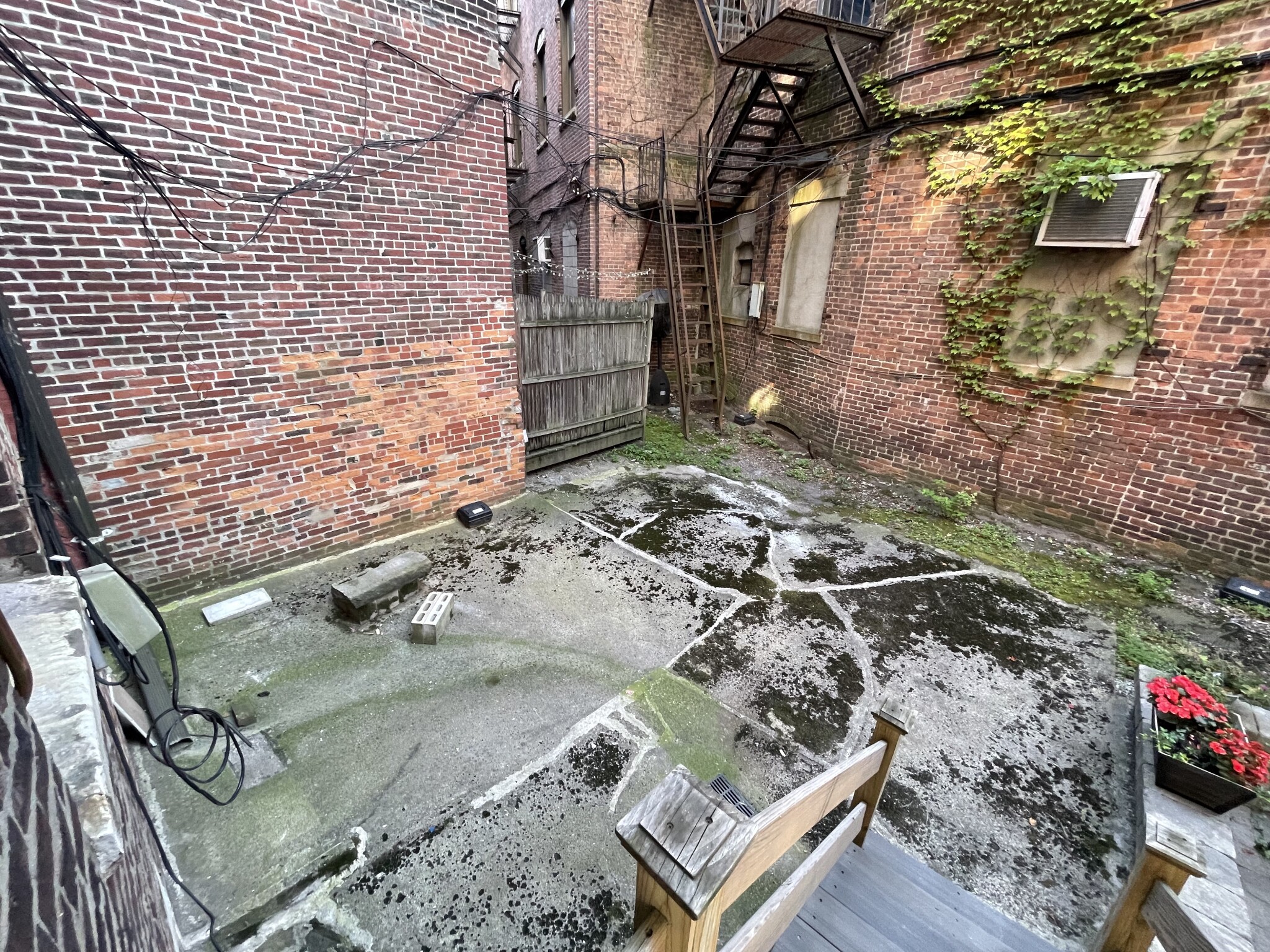 204 Endicott St, North End