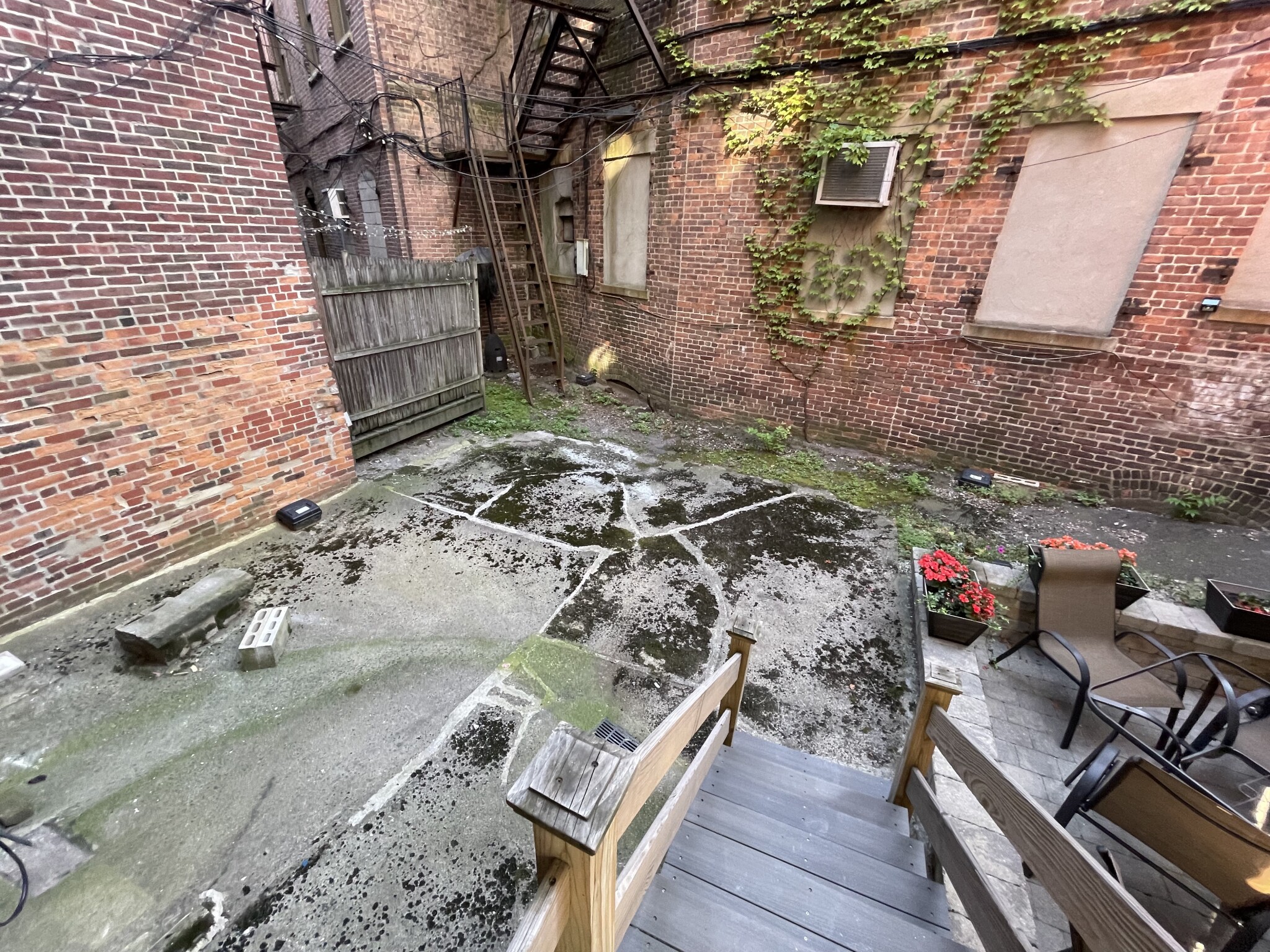 204 Endicott St, North End