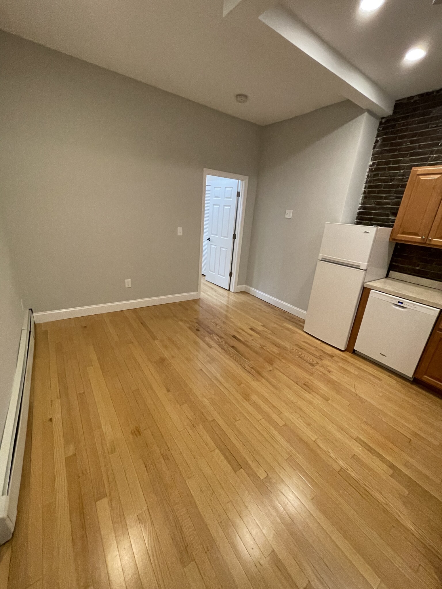 204 Endicott St, North End