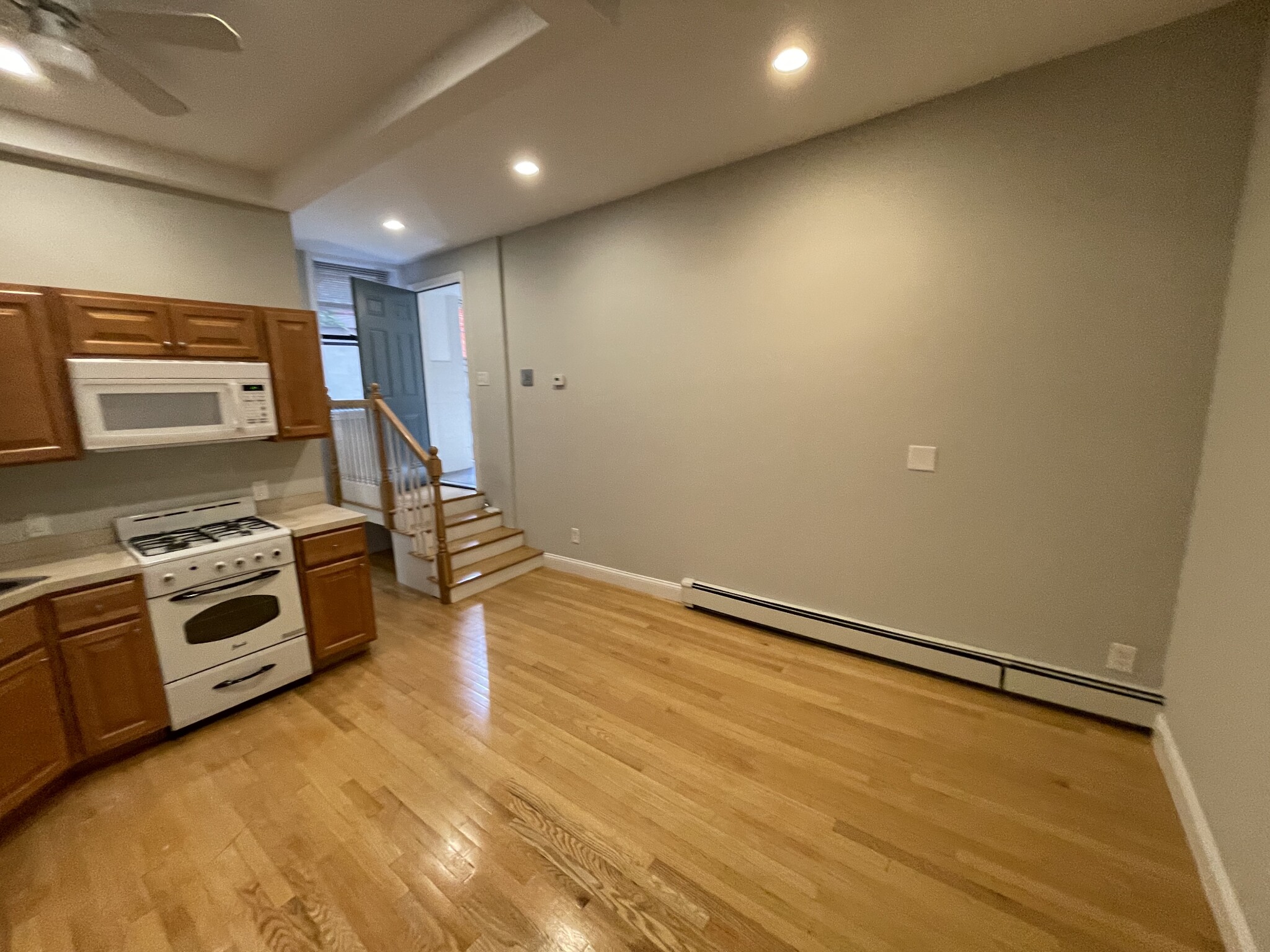 204 Endicott St, North End