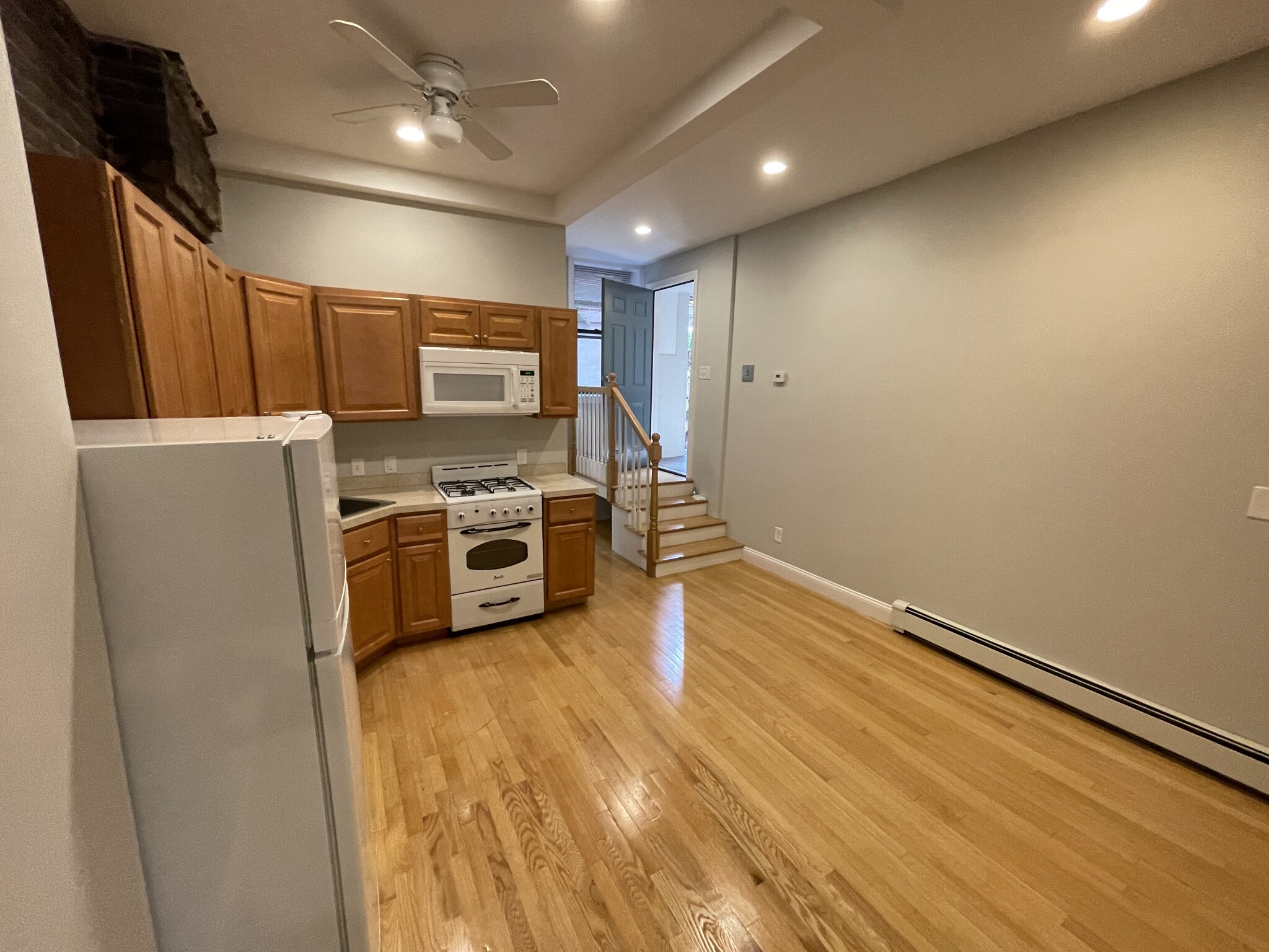 204 Endicott St, North End