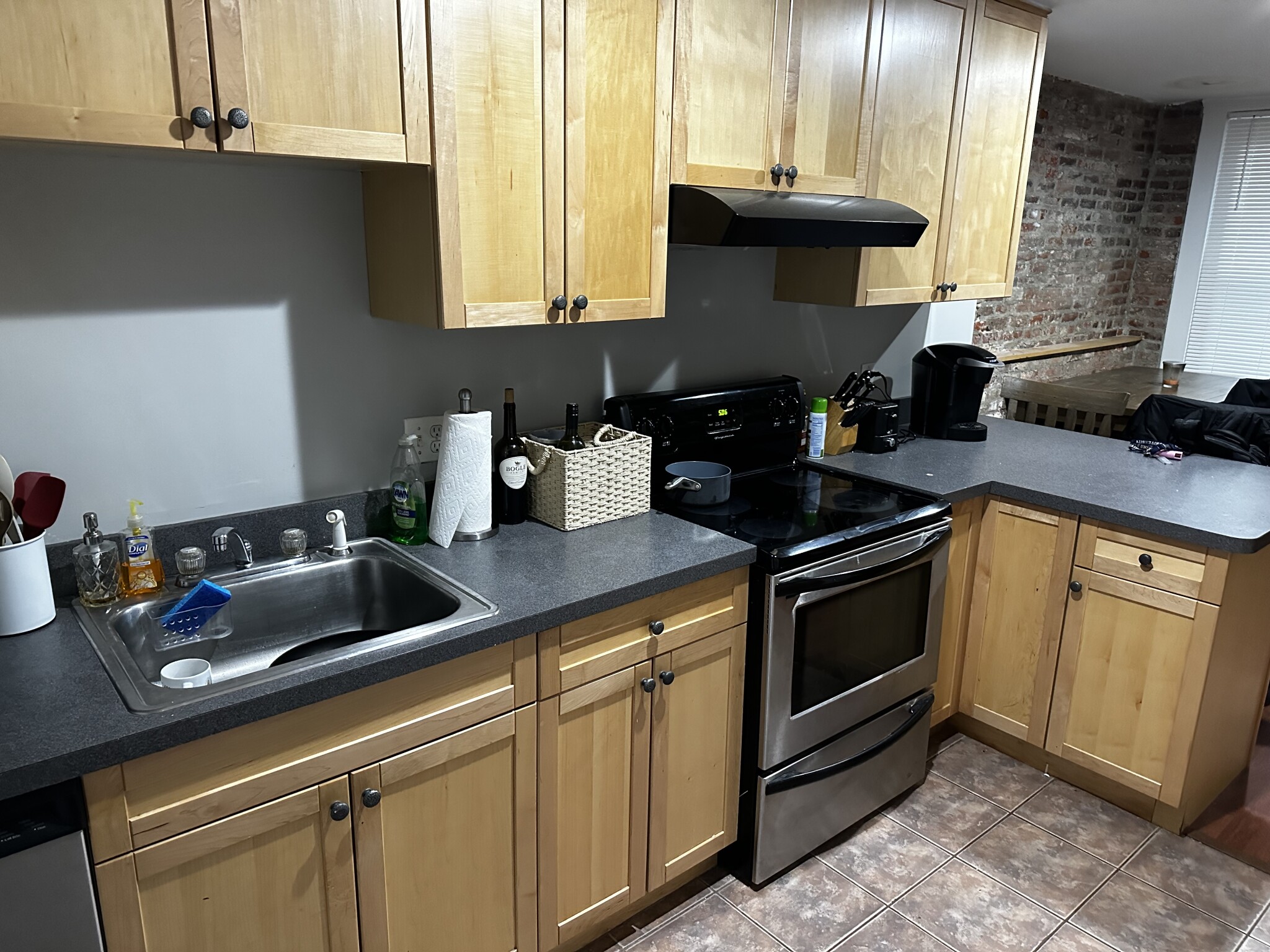 12 Foster, North End