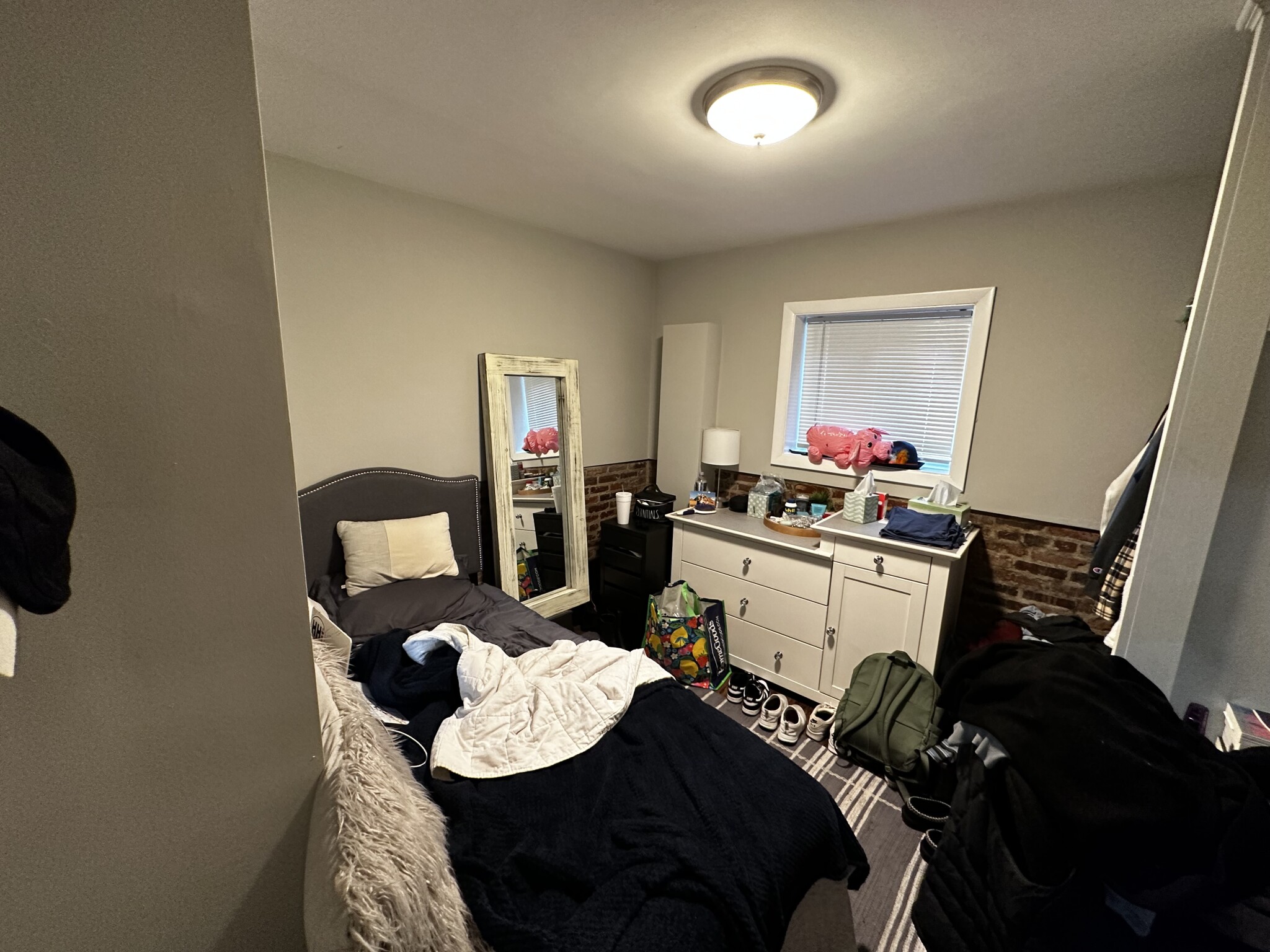 12 Foster, North End