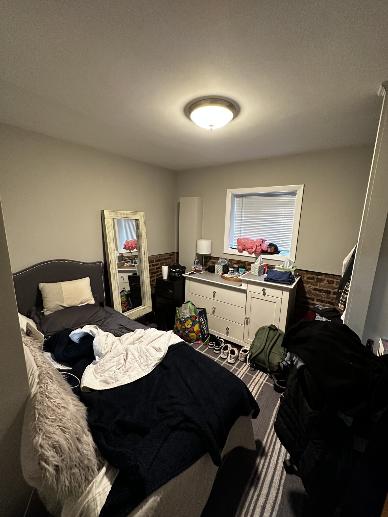 12 Foster, North End