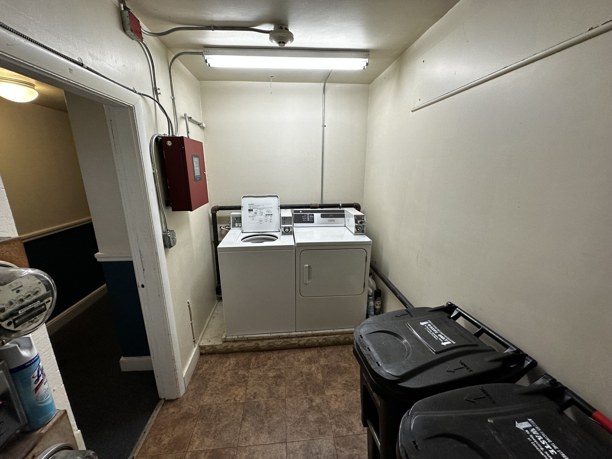 199 Winthrop Rd, Washington Square