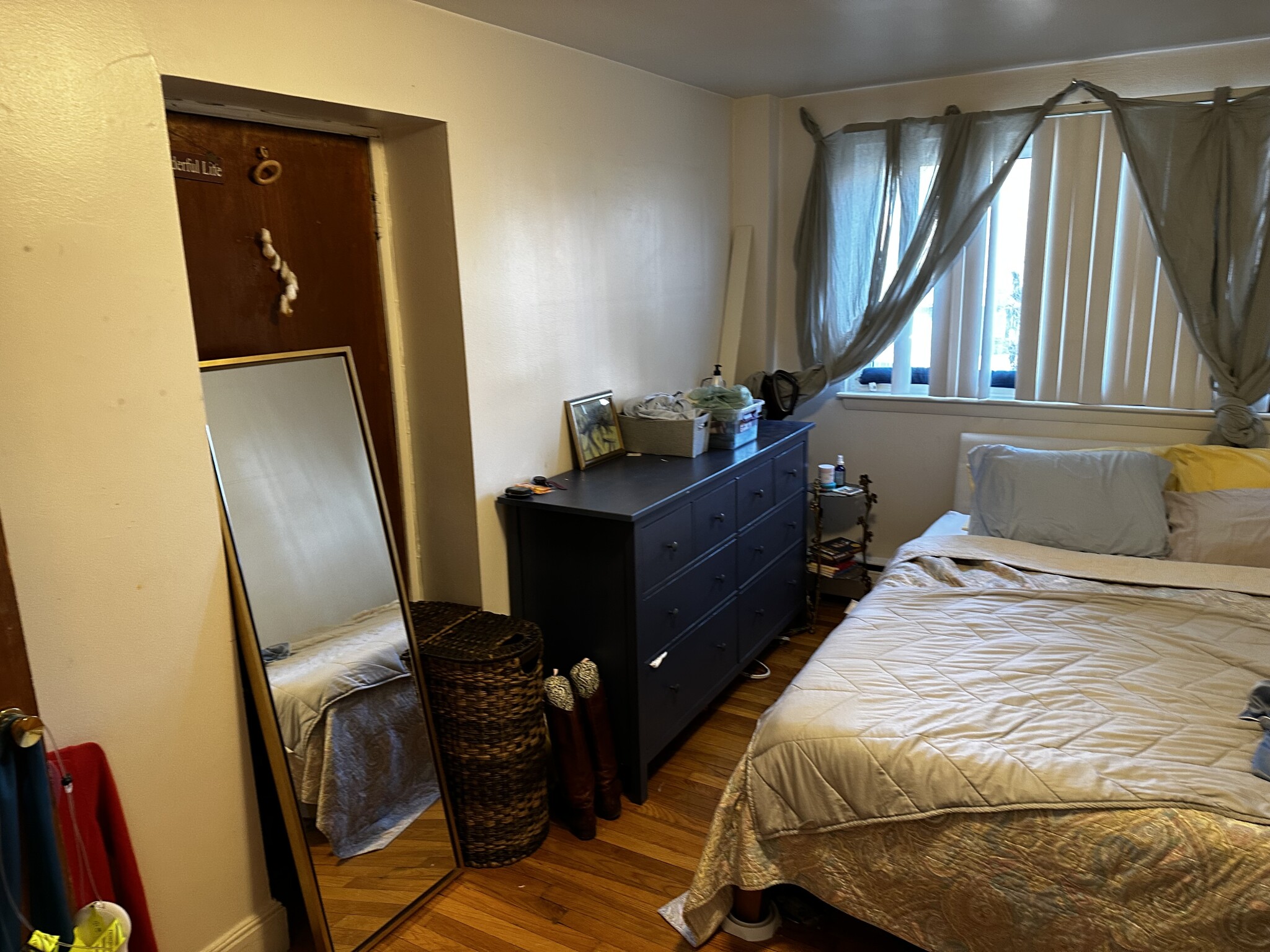 199 Winthrop Rd, Washington Square