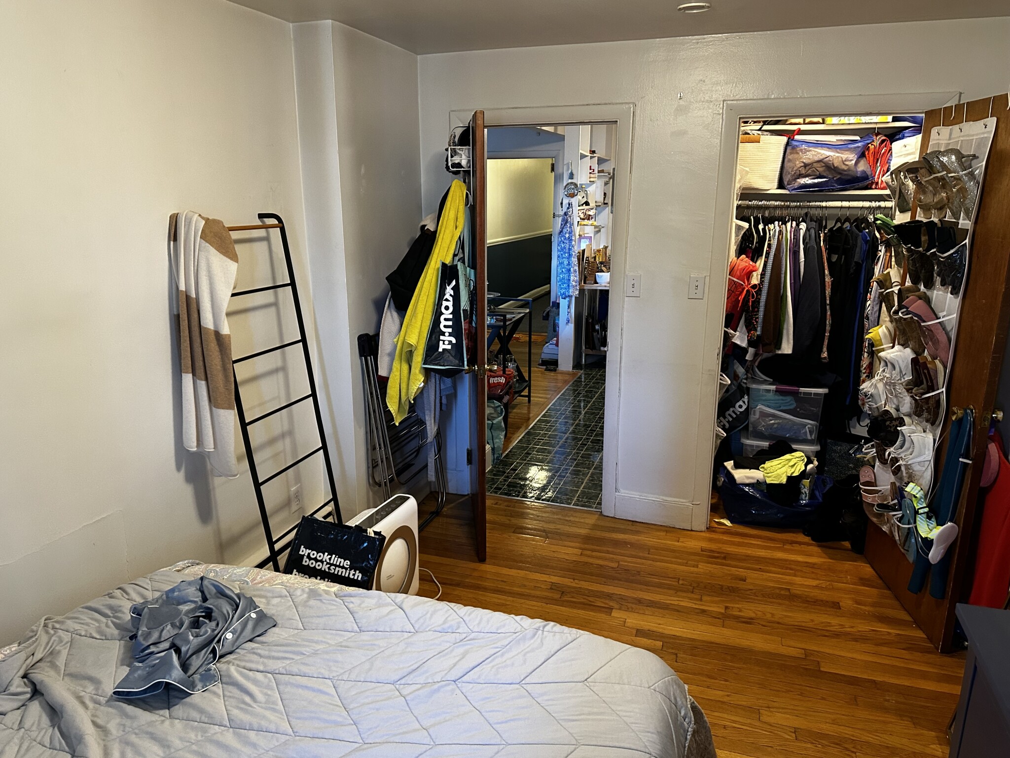 199 Winthrop Rd, Washington Square