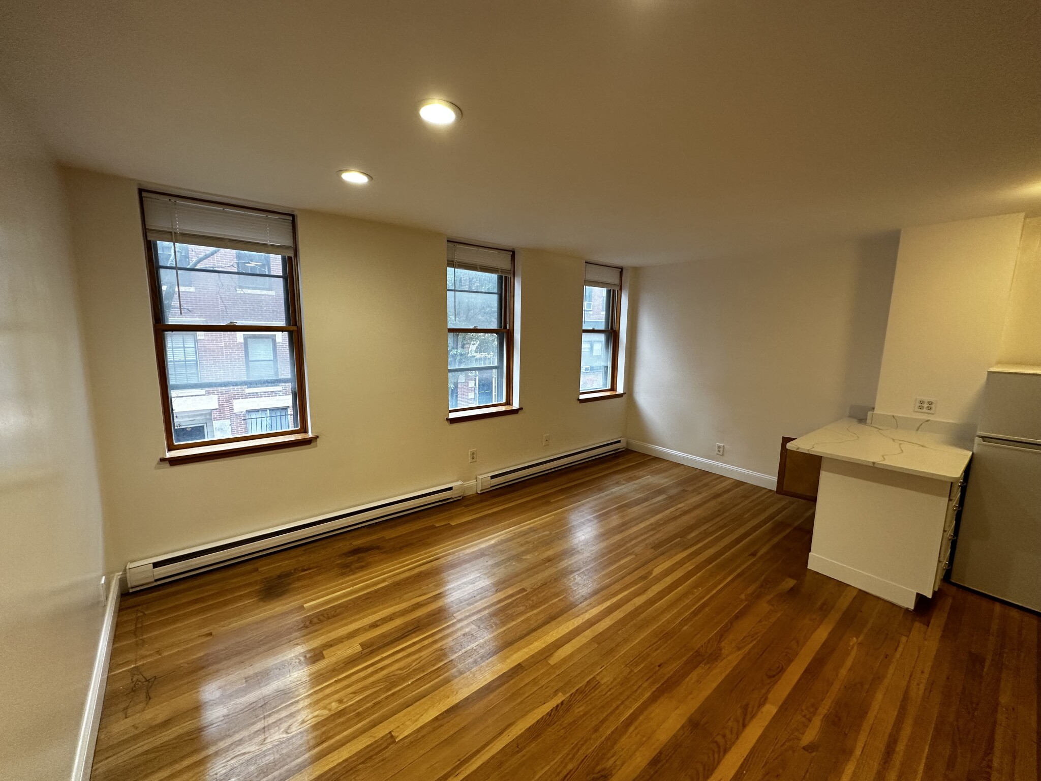 92 West Cedar St, Beacon Hill