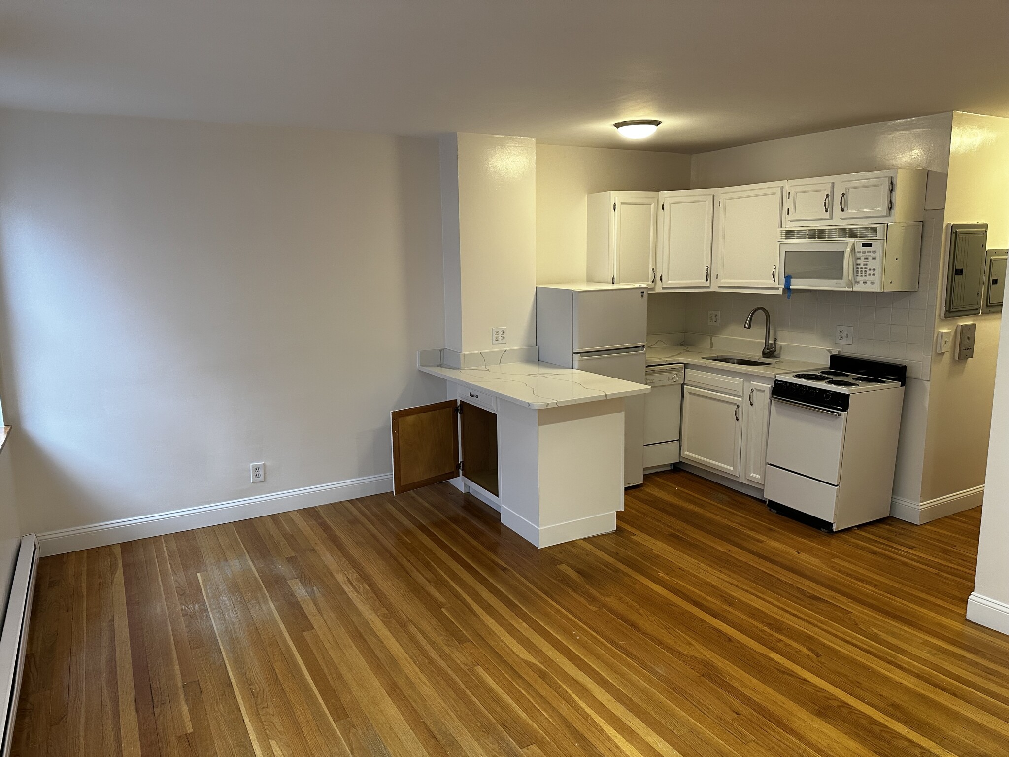 92 West Cedar St, Beacon Hill