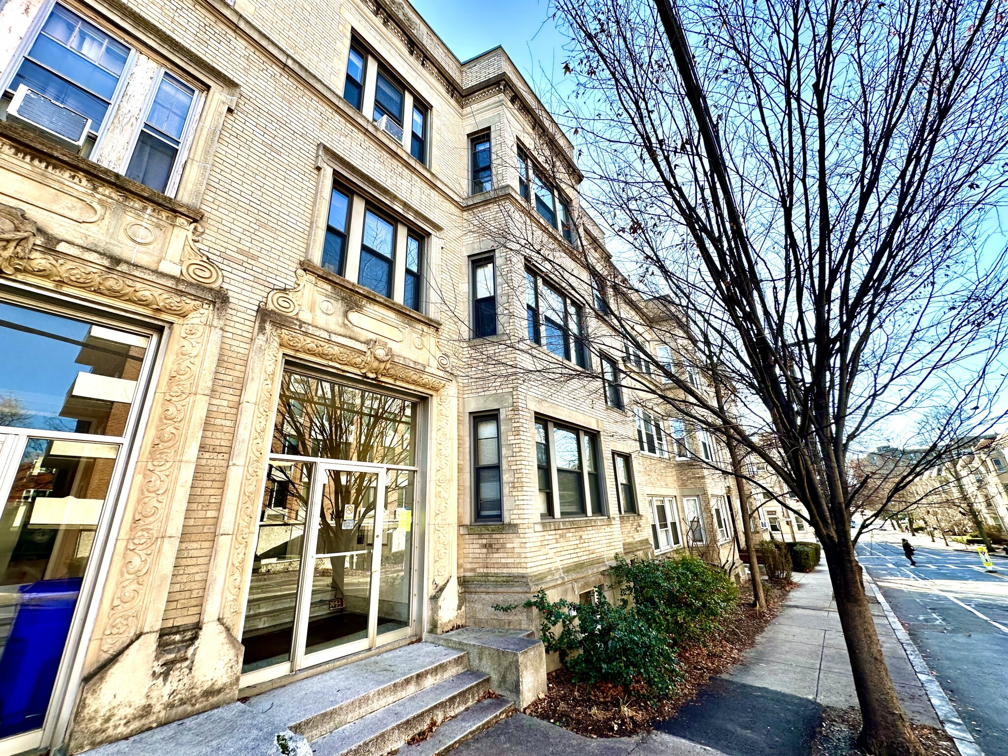 215 Saint Paul St, Coolidge Corner