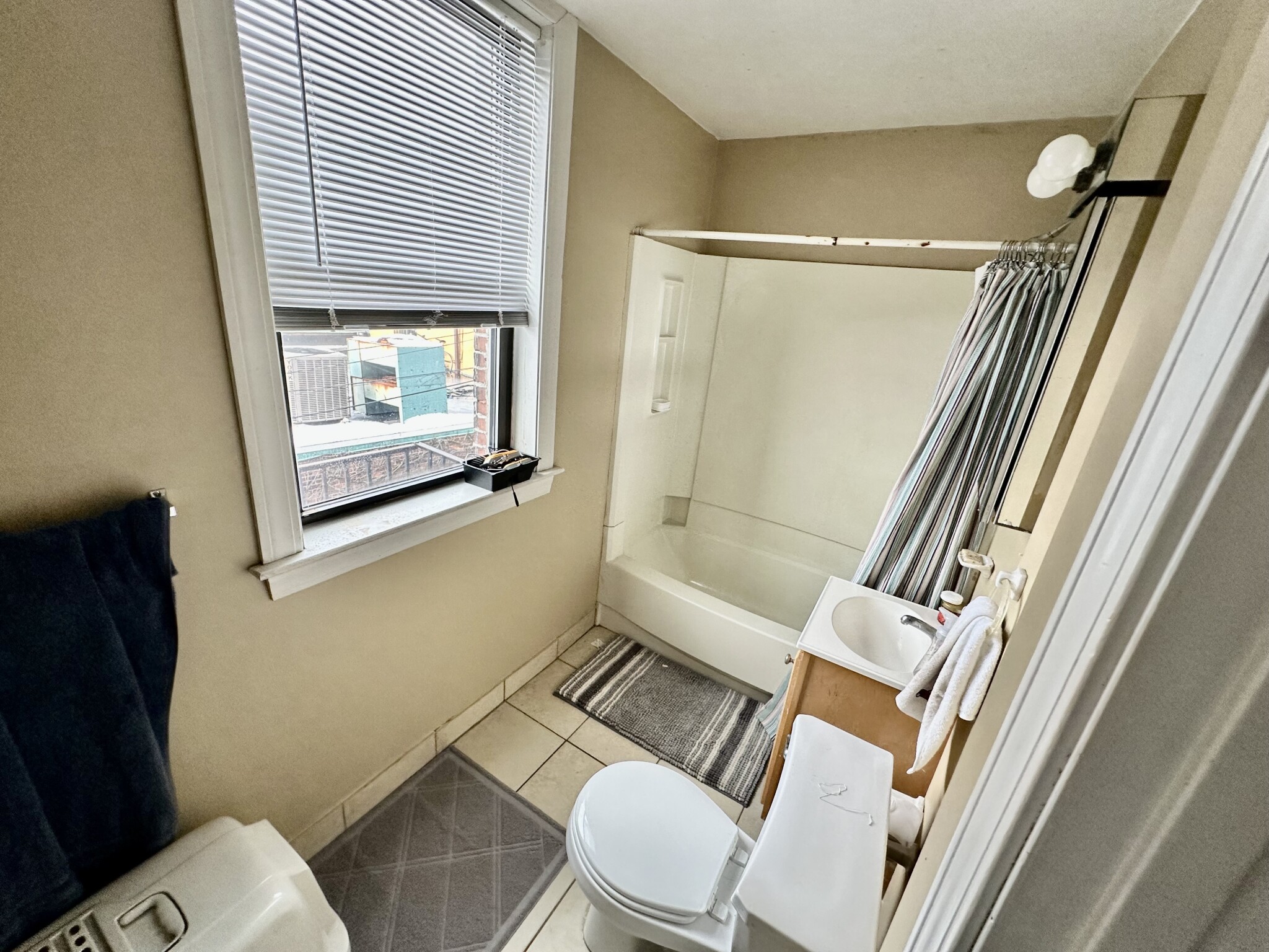 17 Highgate St, Allston