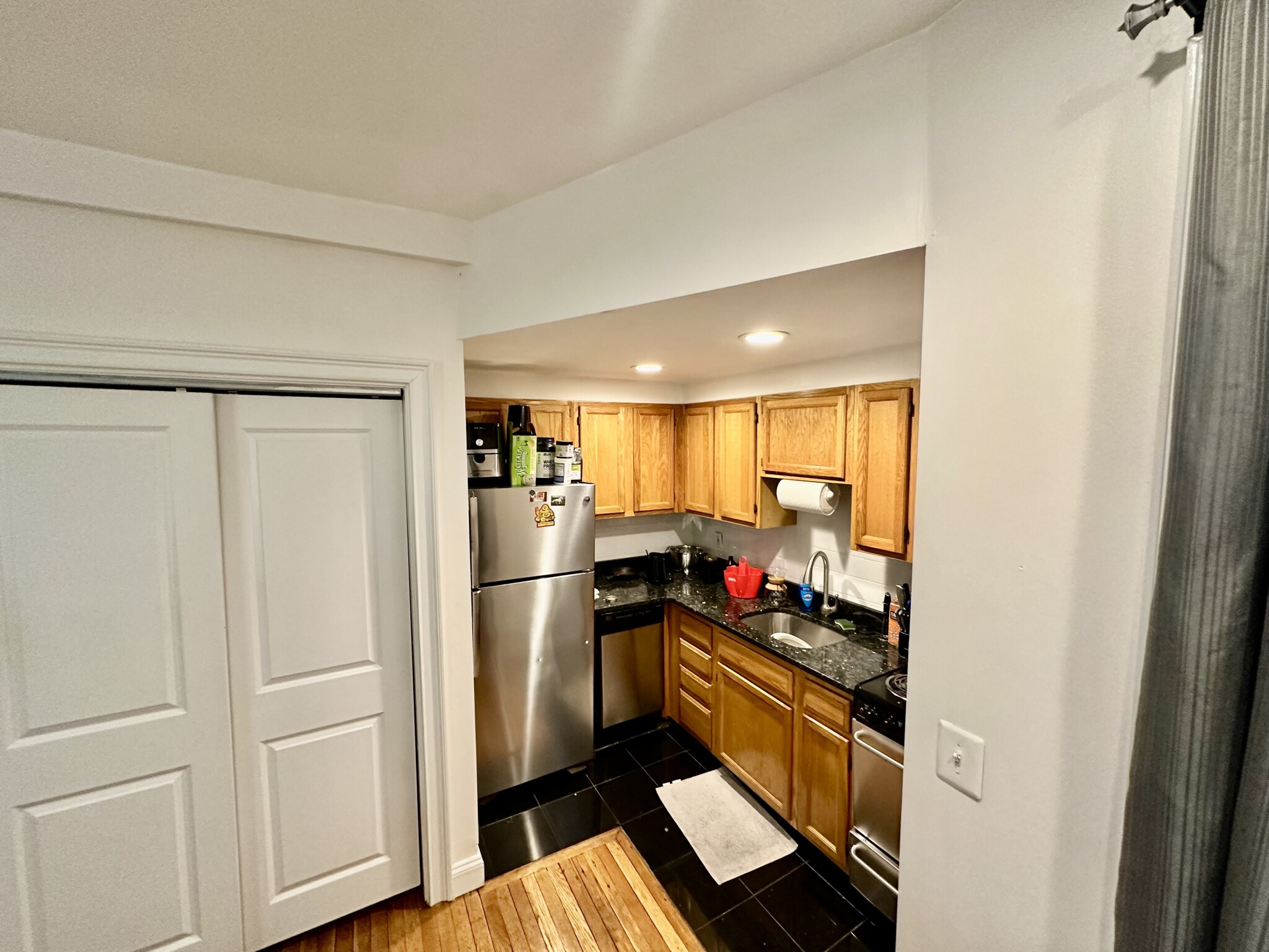 90 West Cedar, Beacon Hill