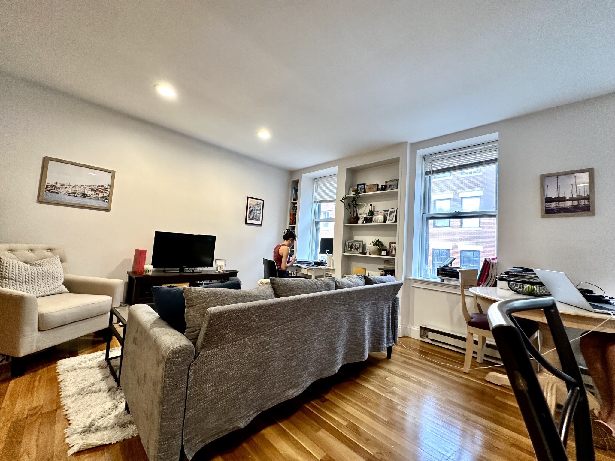 92 West Cedar St, Beacon Hill