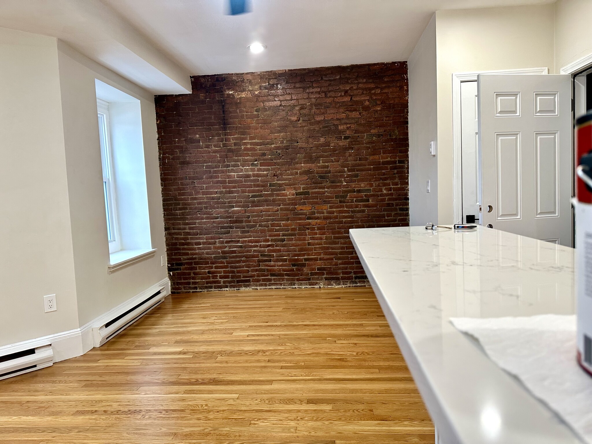 6 Moreland St, Roxbury