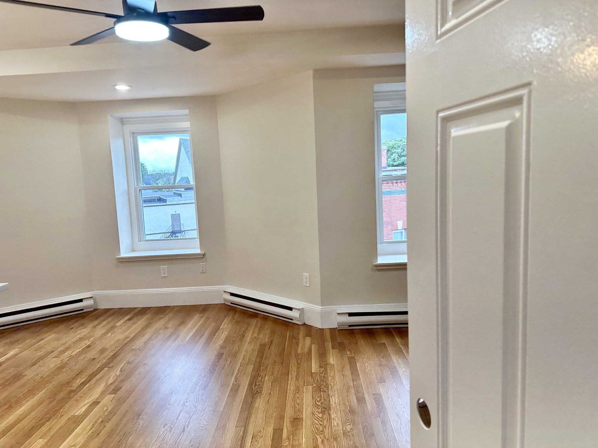 6 Moreland St, Roxbury