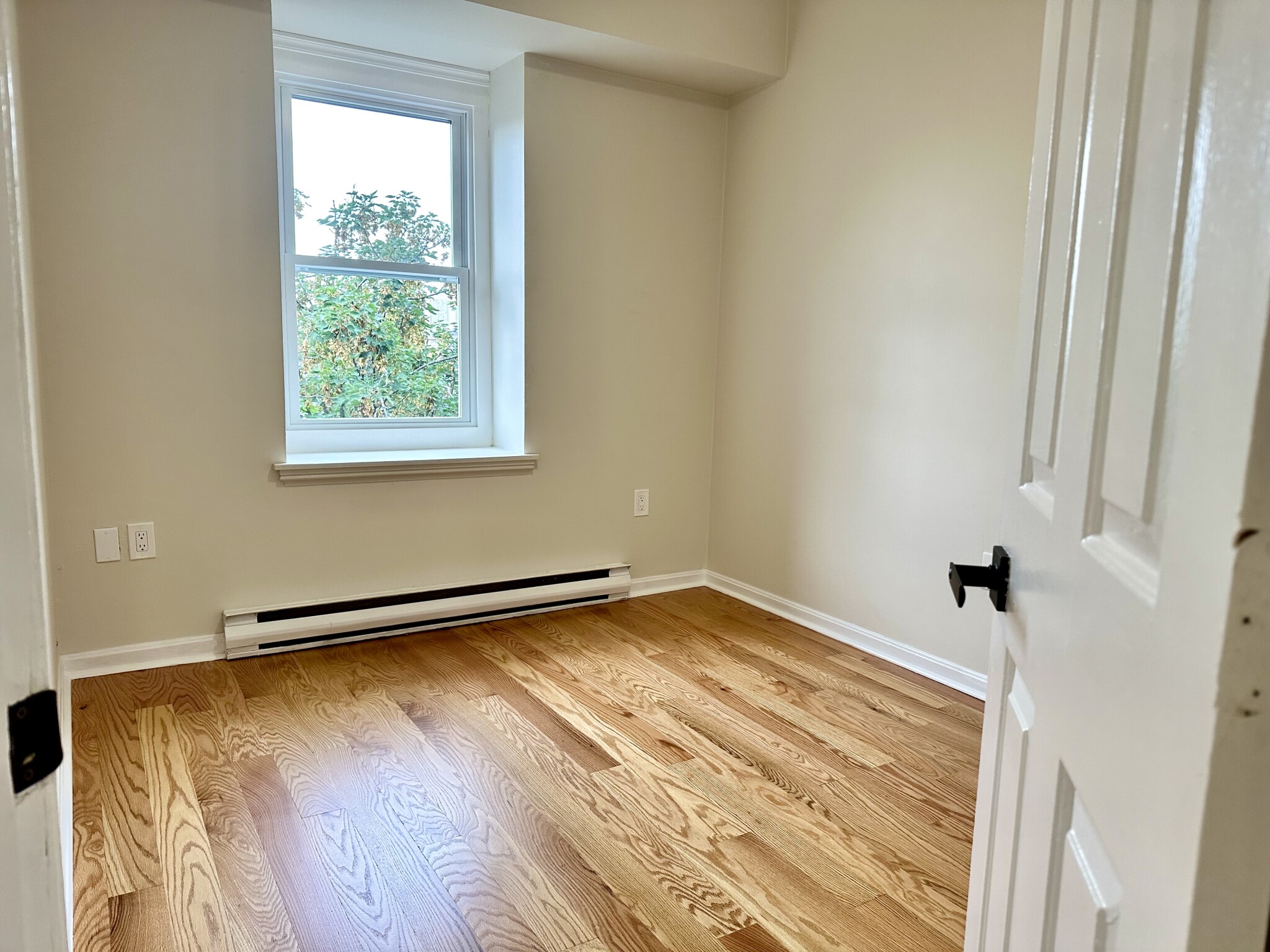 6 Moreland St, Roxbury