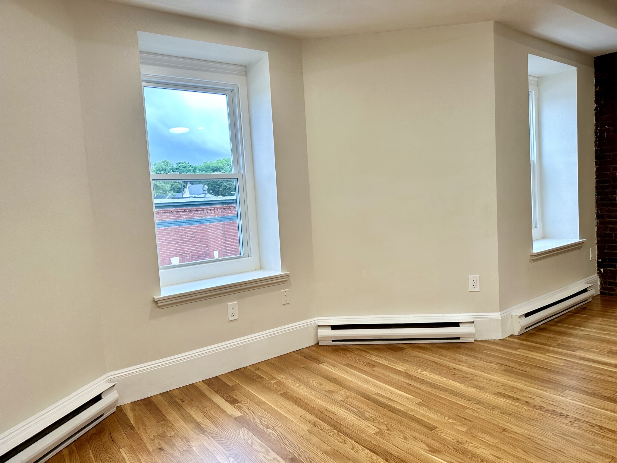 6 Moreland St, Roxbury