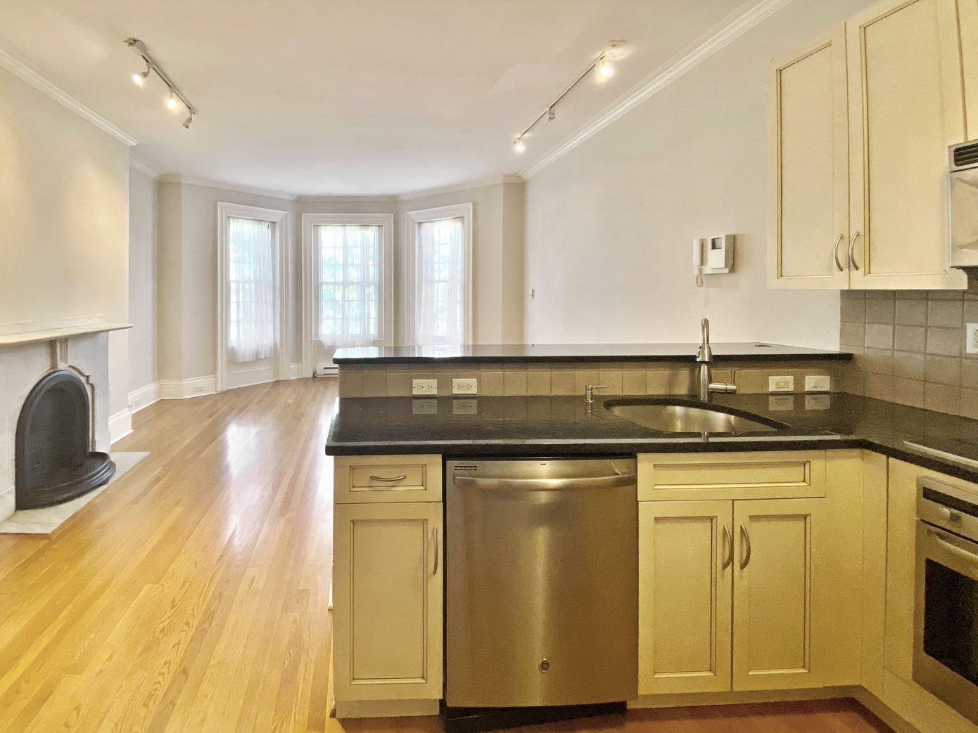 80 Marlborough St, Back Bay