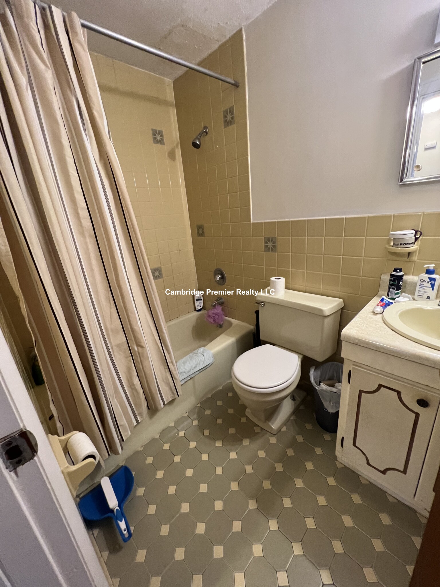 86 Newbury St, Davis Square