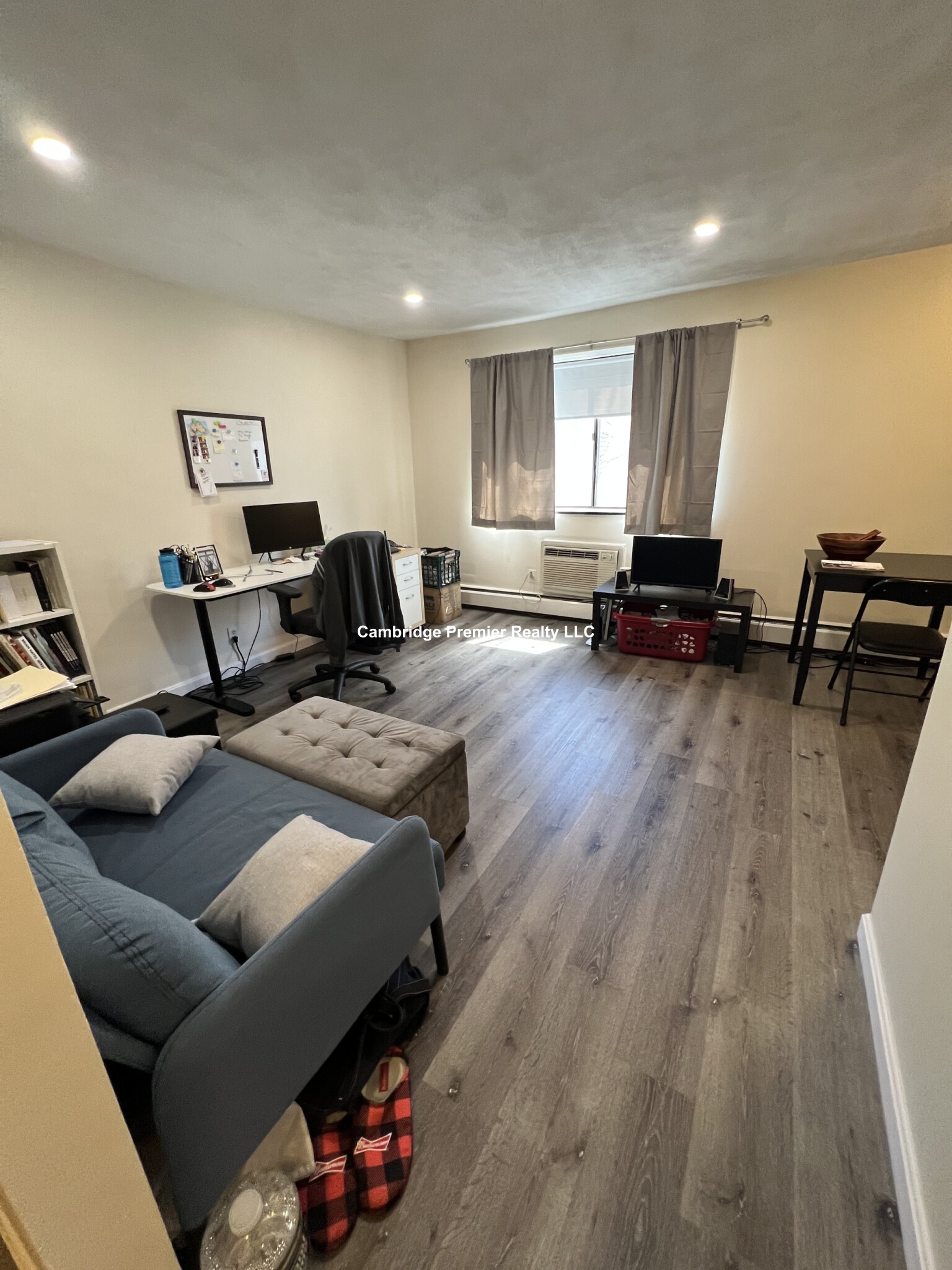 86 Newbury St, Davis Square