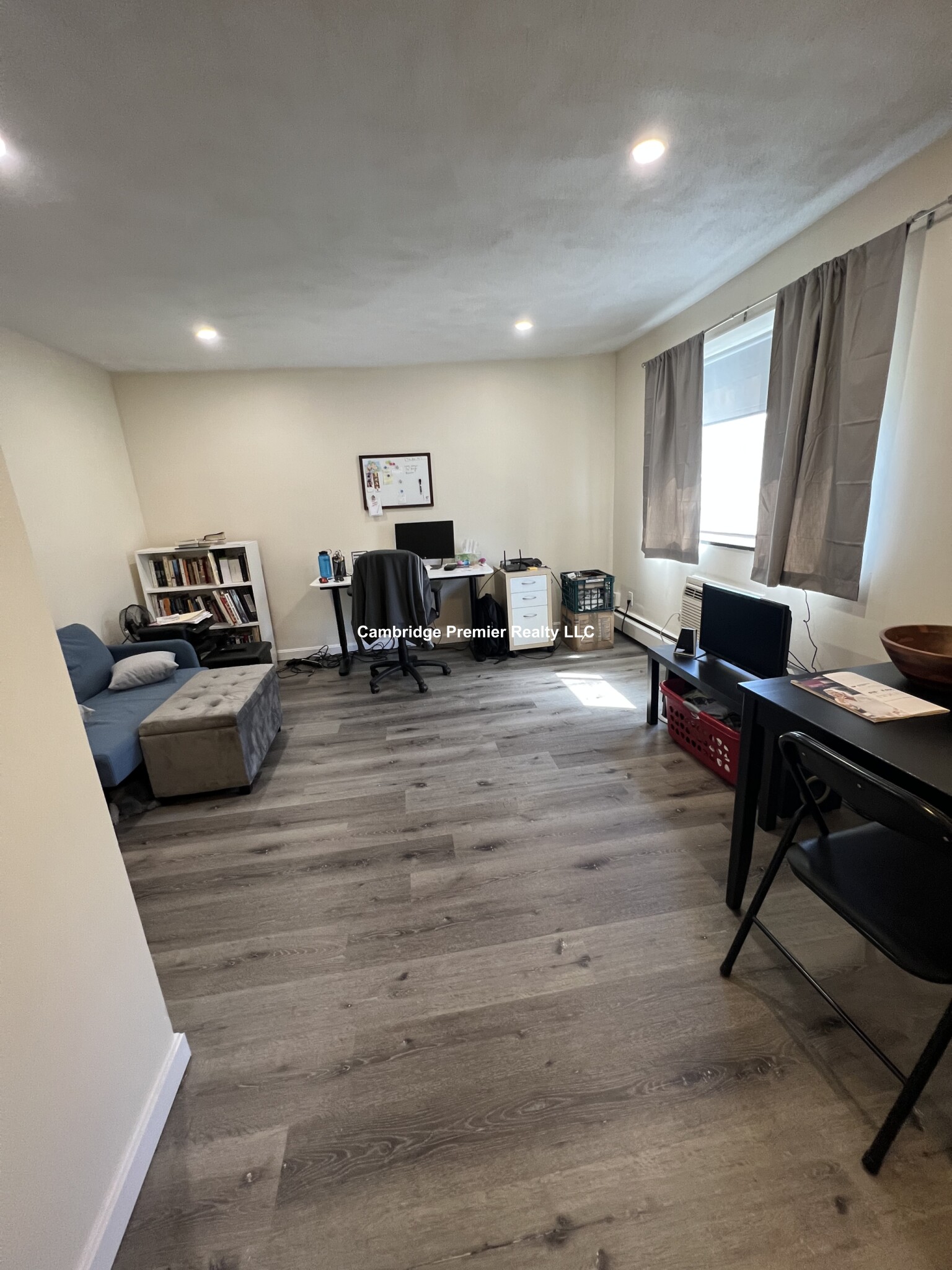 86 Newbury St, Davis Square