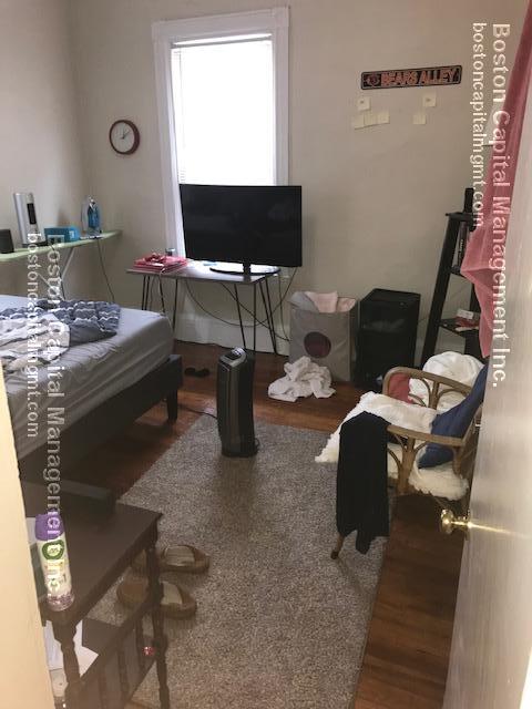 22 Royal St, Allston