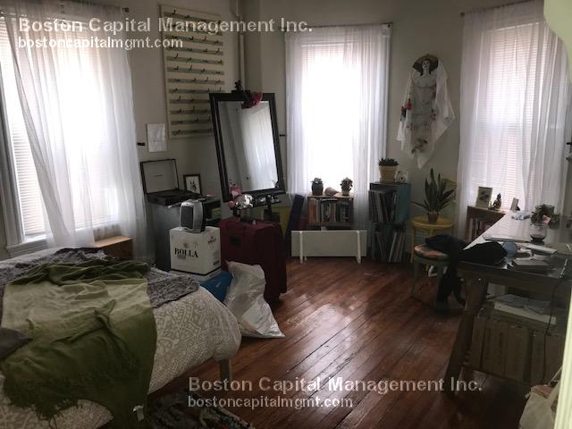 22 Royal St, Allston