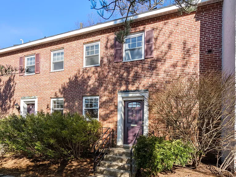 252 Independence, Brighton