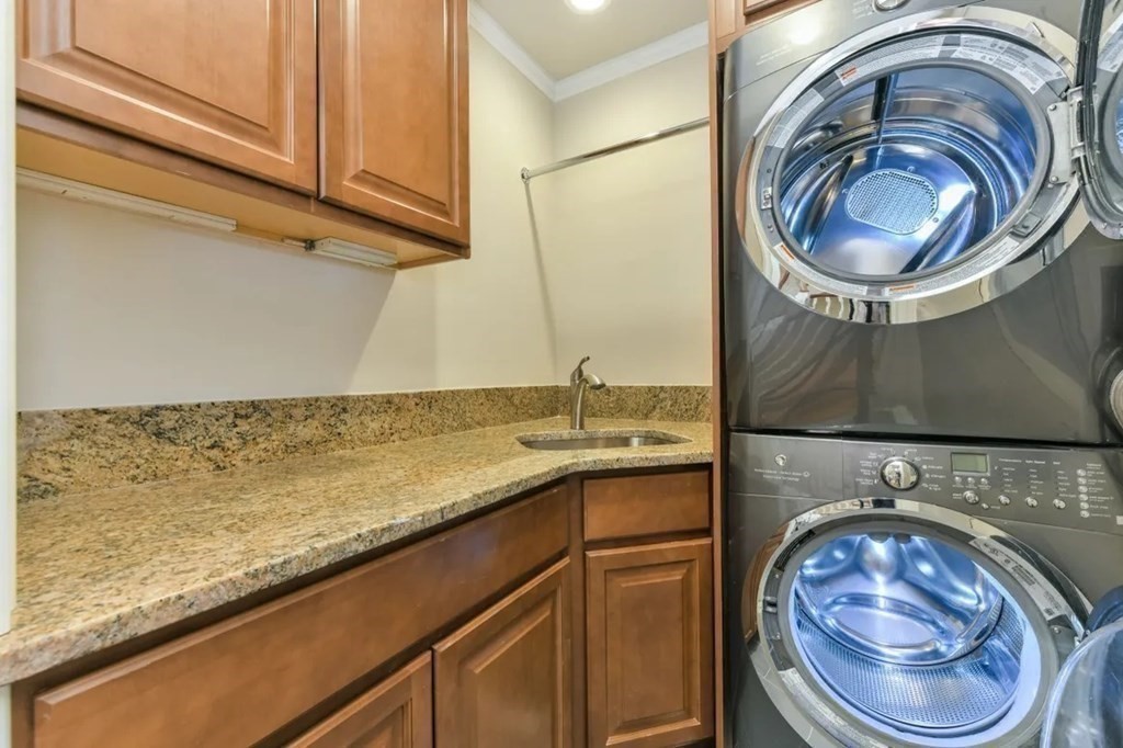 214 Beacon St, Back Bay