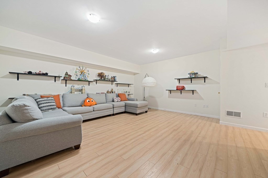 11 Thurston Rd, Newton