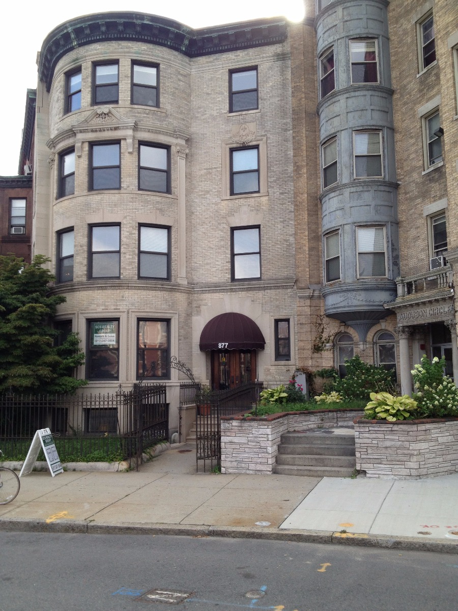 877 Beacon St, Fenway