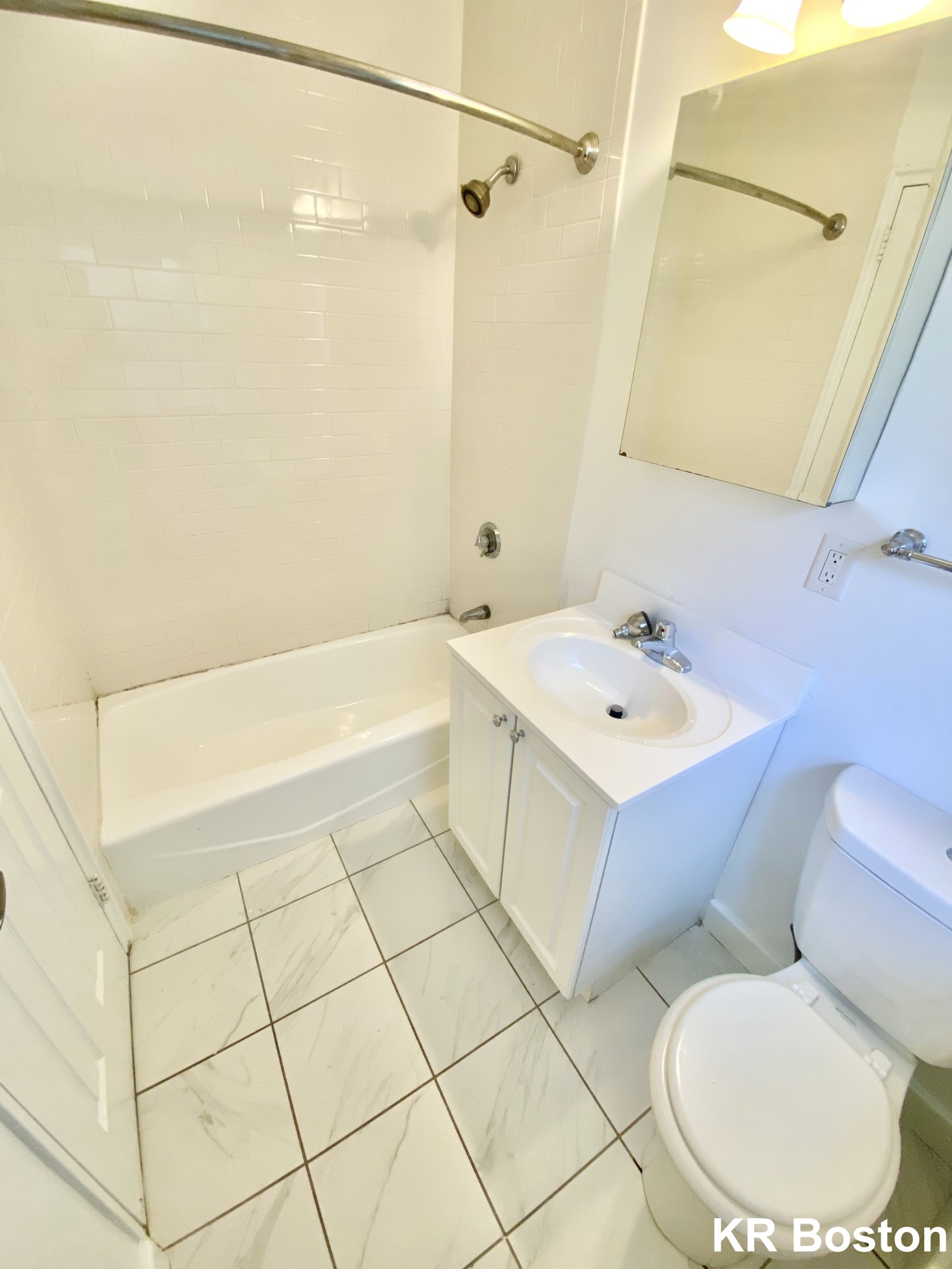 88 Gerry Rd, Chestnut Hill