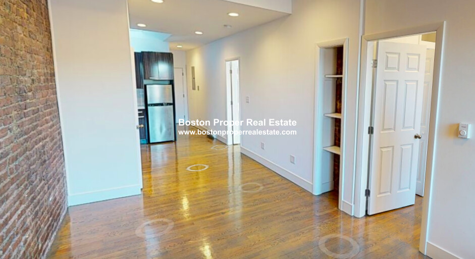 88 West Cedar, Beacon Hill