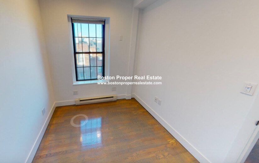 88 West Cedar, Beacon Hill