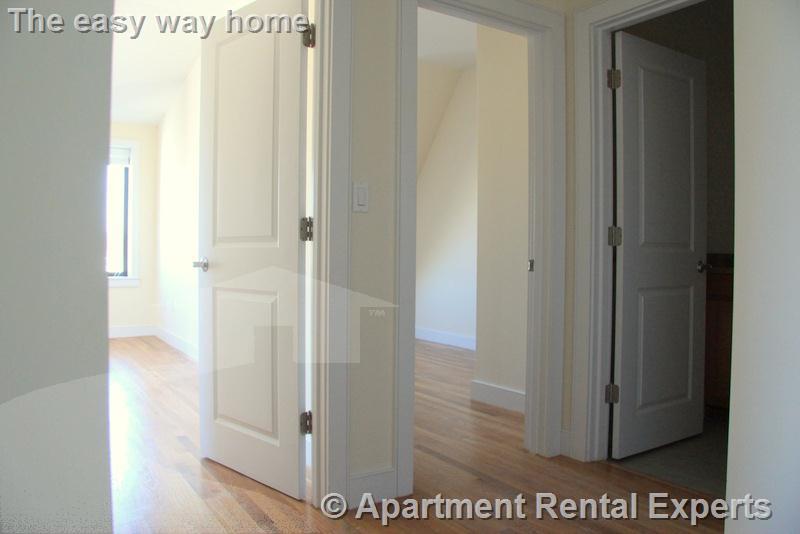 377 Summer, Davis Square