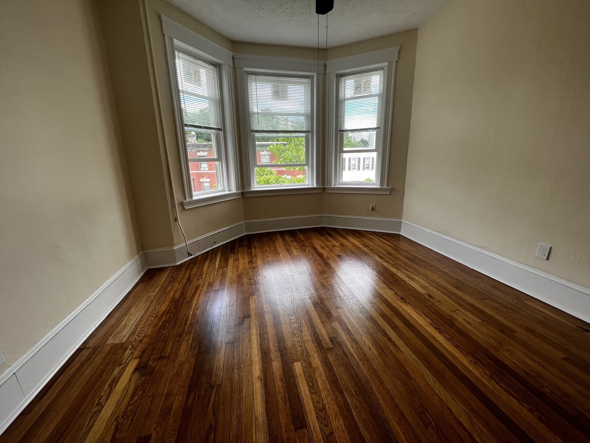 883 Huntington Ave, Mission Hill