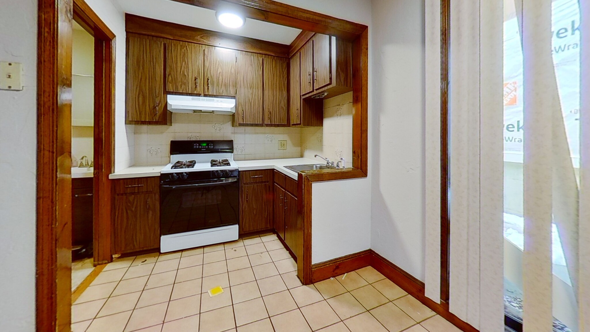 89 Cottage St, East Boston