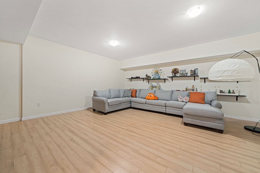 11 Thurston Rd, Newton