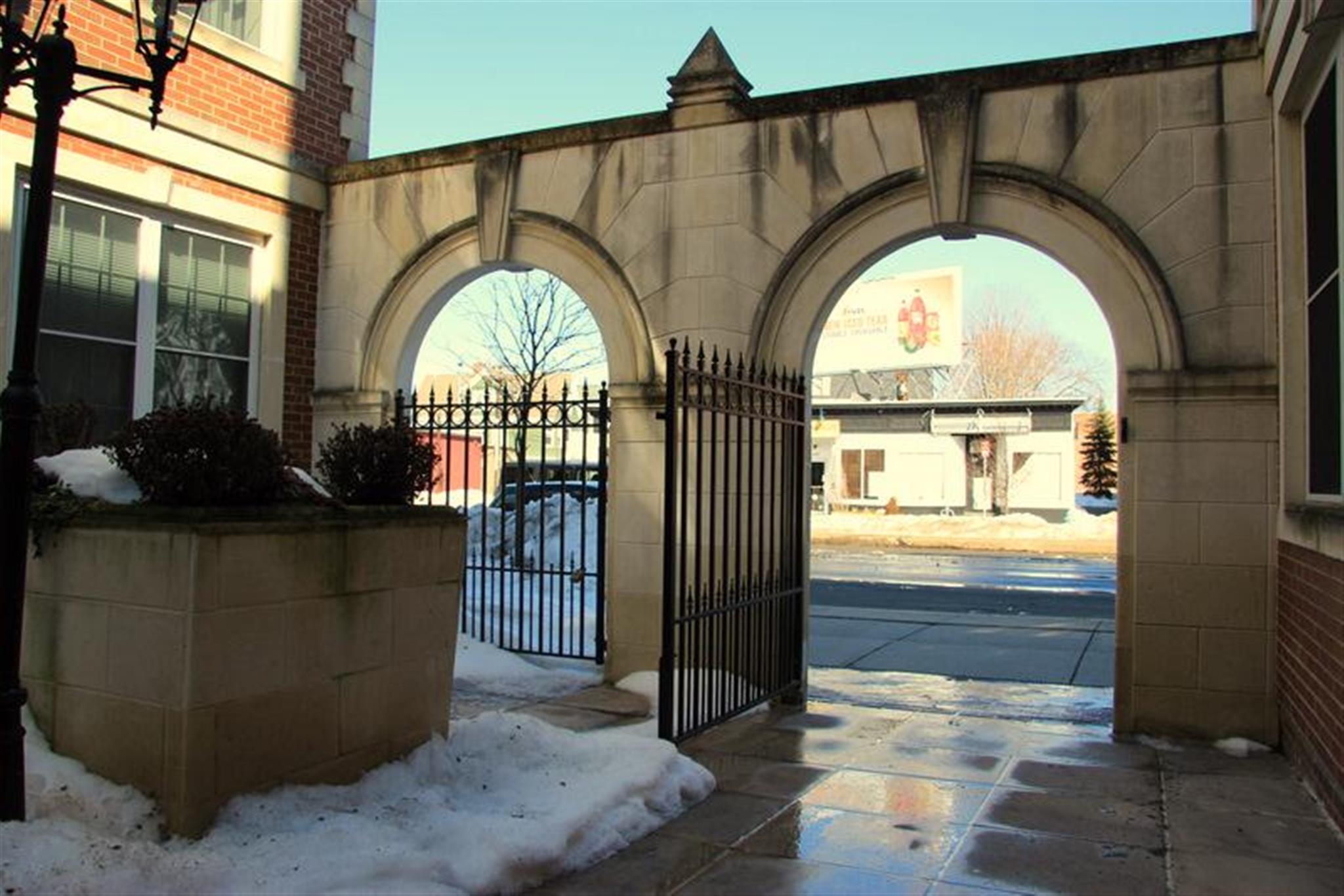 2440 Massachusetts Ave, North Cambridge